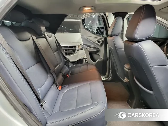 Chevrolet (GM Daewoo) Bolt EUV 2022 Серебряный из Кореи, фото 3