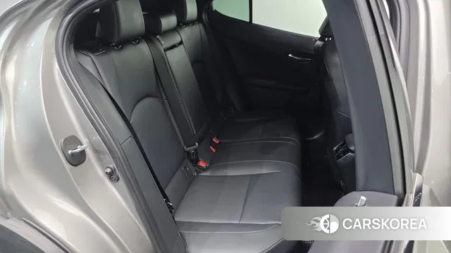 Lexus UX250h 2023 Серебристо-серый из Кореи, фото 3