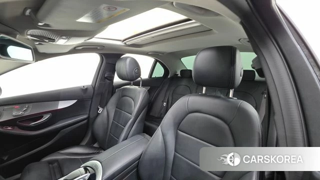 Mercedes-Benz C-Class W205 2018 Белый из Кореи, фото 3