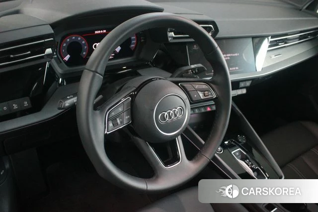 Audi A3 (8Y) 2025 Белый из Кореи, фото 3