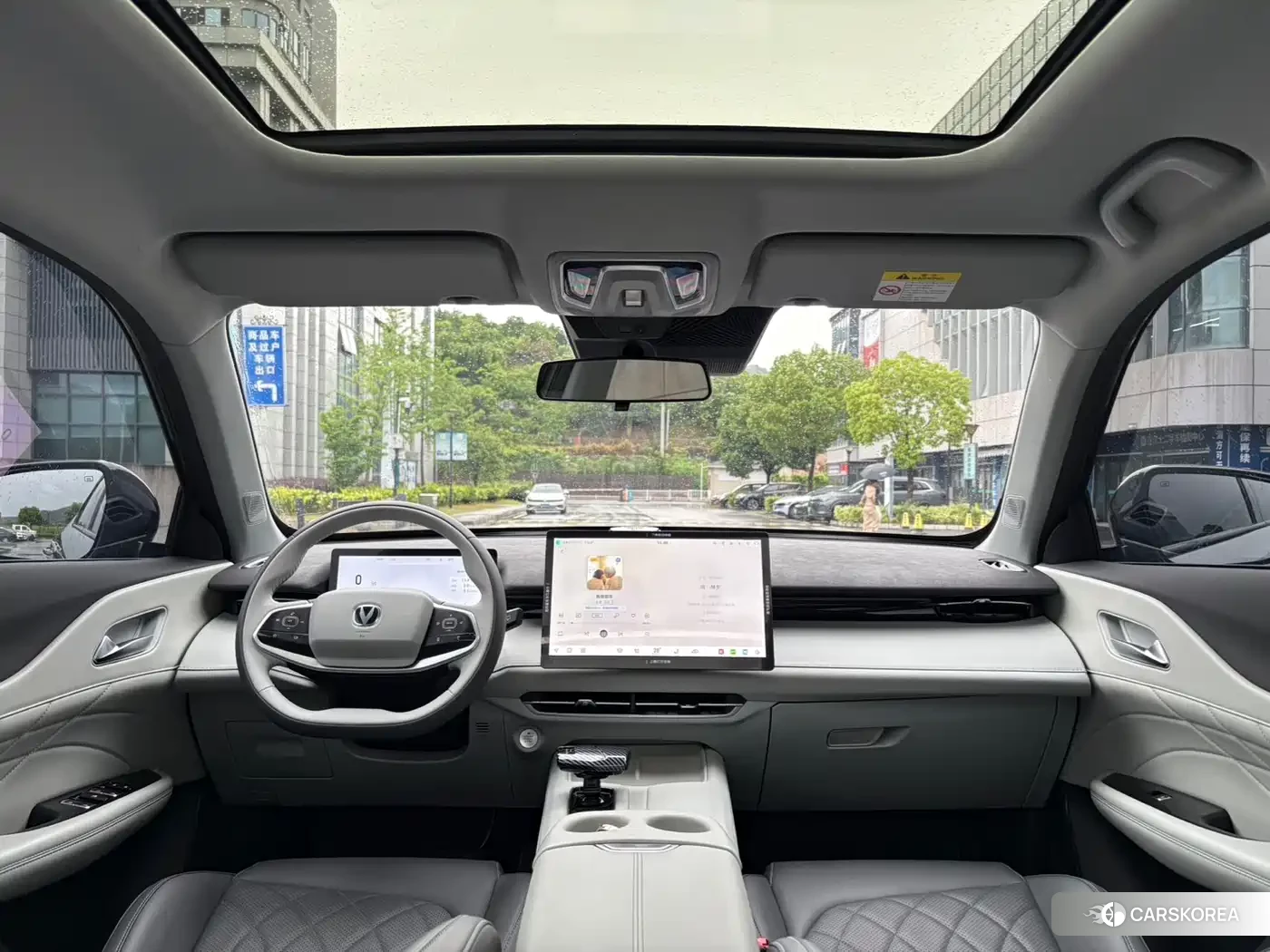 Chang'an Changan UNI-Z New Energy 2025 Silver/gray из Китая, фото 3