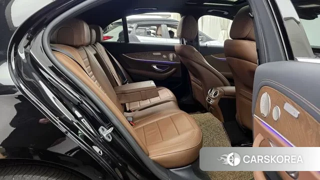 Mercedes-Benz E-Class W213 2021 Черный из Кореи, фото 3