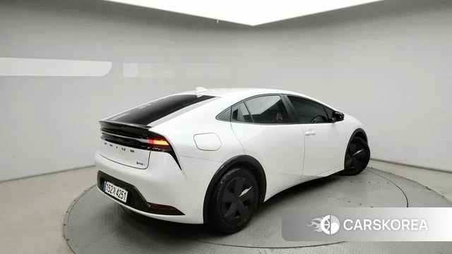 Toyota Prius 5th Generation 2023 Белый из Кореи, фото 3