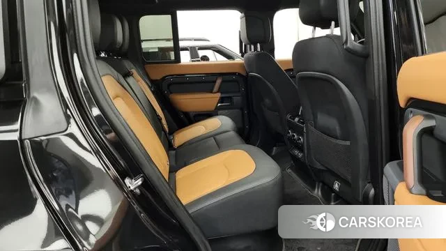 Land Rover Defender (L663) 2024 Черный из Кореи, фото 3