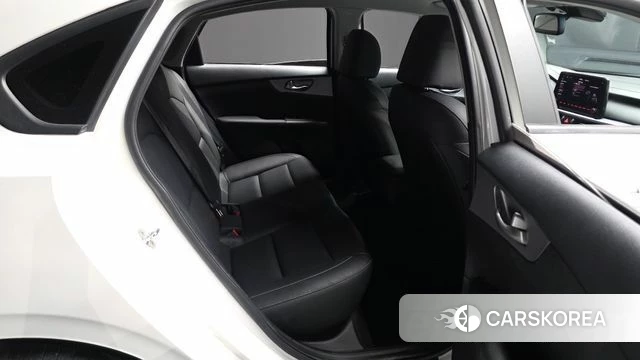 Kia The New K3 2nd generation 2021 Белый из Кореи, фото 3