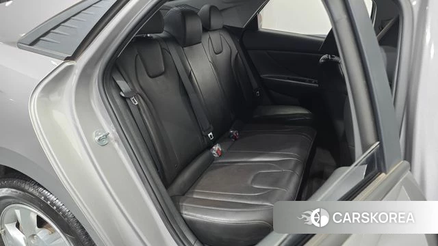 Hyundai Avante (CN7) 2022 Серебристо-серый из Кореи, фото 3