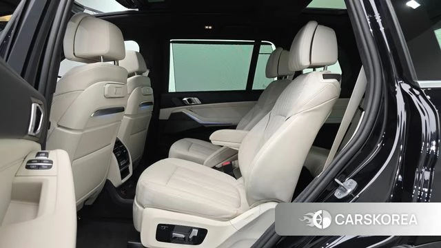 BMW X7 (G07) 2025 Черный из Кореи, фото 3