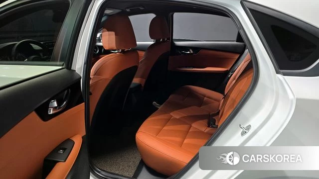 Kia The New K3 2nd generation 2023 Белый из Кореи, фото 3