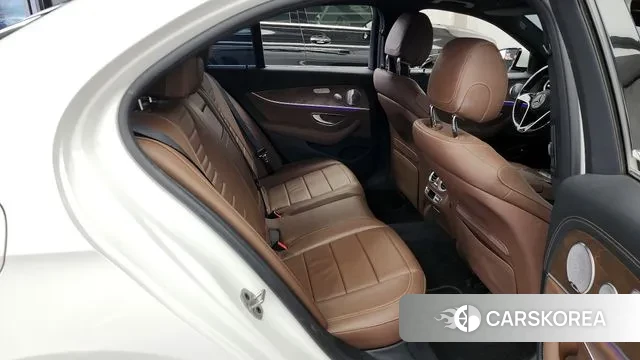 Mercedes-Benz E-Class W213 2021 Белый из Кореи, фото 3