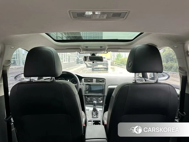 Volkswagen Golf*pure electricity 2021 Белый из Китая, фото 3
