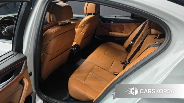 BMW 5 Series (G30) 2022 Белый из Кореи, фото 3