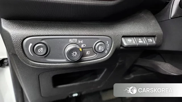 Chevrolet (GM Daewoo) Trailblazer 2023 Белый из Кореи, фото 3