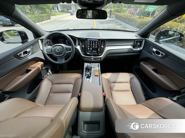 Volvo XC60 2022 Черный из Китая, фото 3