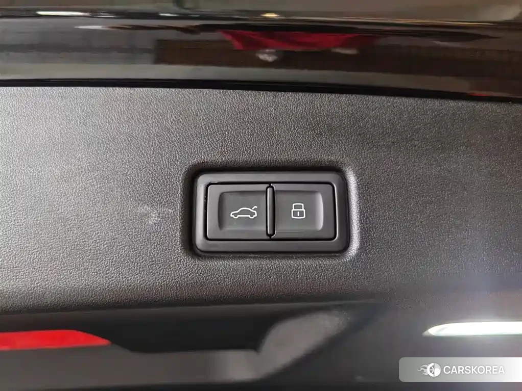 Audi Q5L 2026 Черный из Китая, фото 3