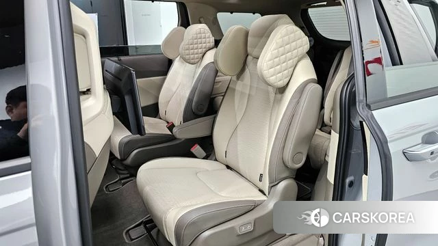 Kia The New Carnival 4th Generation 2025 Серебристо-серый из Кореи, фото 3