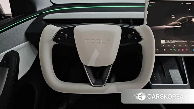 Tesla Model Y 2025 Черный из Кореи, фото 3