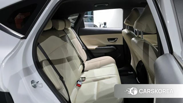 Hyundai Kona Hybrid (SX2) 2023 Белый из Кореи, фото 3