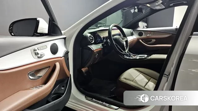 Mercedes-Benz E-Class W213 2020 Белый из Кореи, фото 3