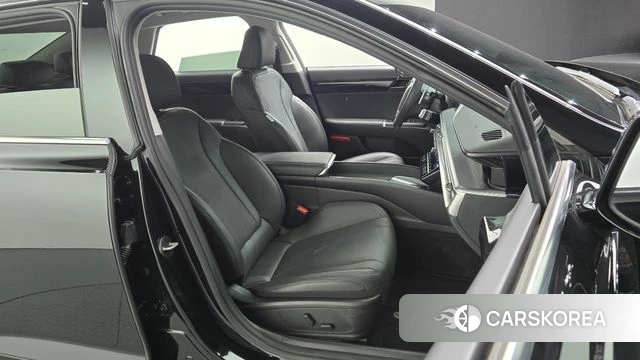 Hyundai Grandeur Hybrid (GN7) 2023 Черный из Кореи, фото 3