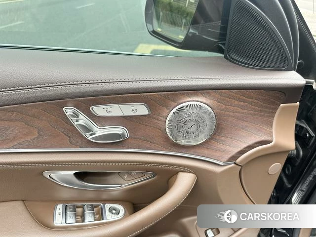 Mercedes-Benz E-class 2022 Черный из Китая, фото 3
