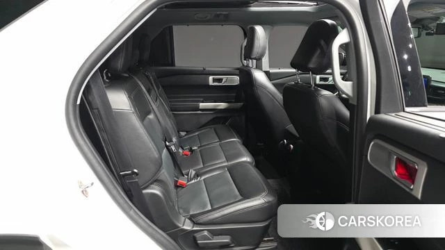 Ford Explorer 6th Generation 2021 Белый из Кореи, фото 3