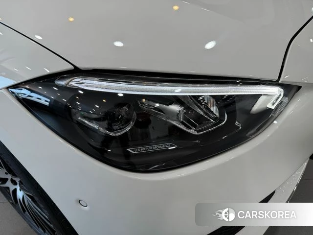 Mercedes-Benz C-Class W206 2024 Белый из Кореи, фото 3