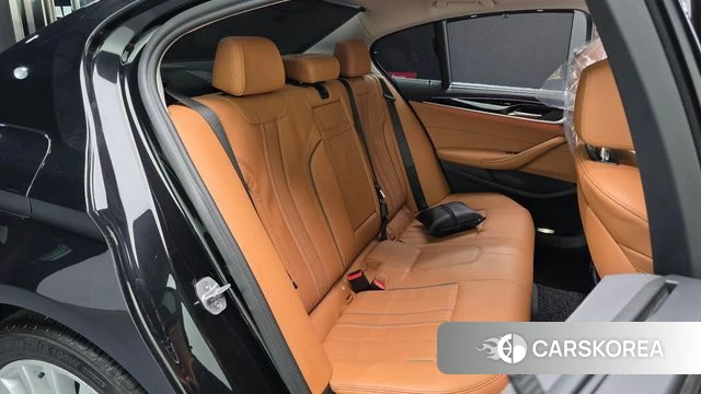 BMW 5 Series (G30) 2022 Черный из Кореи, фото 3
