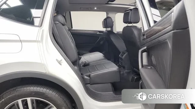 Volkswagen Tiguan Allspace 2022 Белый из Кореи, фото 3