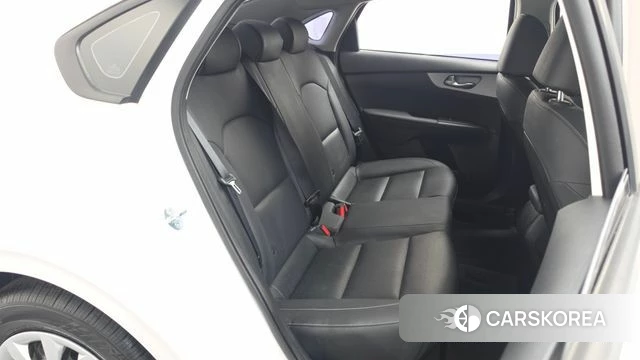 Kia The New K3 2nd generation 2022 Белый из Кореи, фото 3