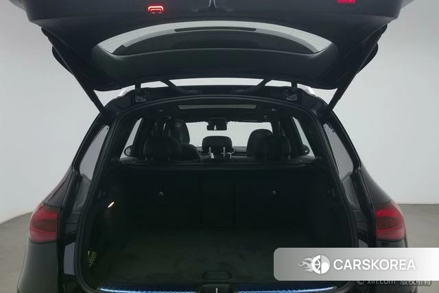 Mercedes-Benz GLC 2024 Черный из Китая, фото 3