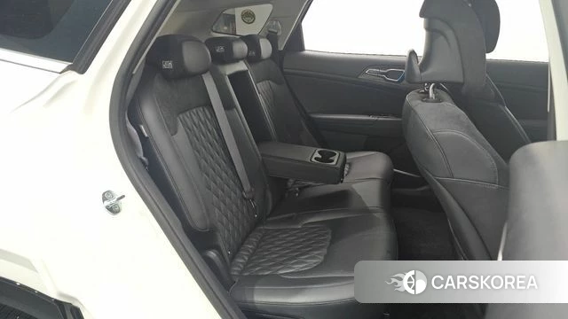 Kia Sportage 5th Generation 2023 Белый из Кореи, фото 3
