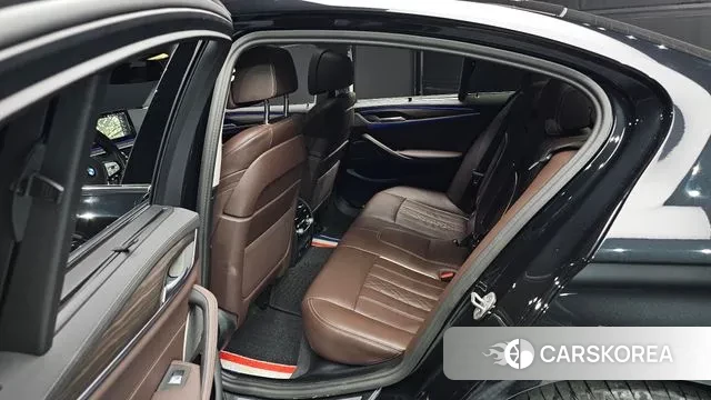 BMW 5 Series (G30) 2023 Черный из Кореи, фото 3