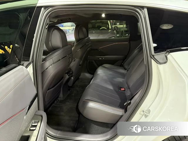 Toyota Platinum Wisdom 7 2026 Белый из Китая, фото 3
