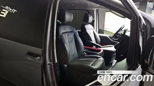 Hyundai Staria 2022 Серебристо-серый из Кореи, фото 3