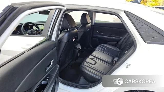 Hyundai The New Avante (CN7) 2023 Белый из Кореи, фото 3