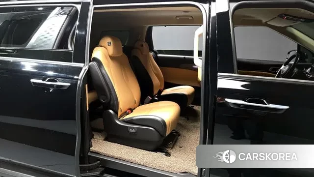 Kia Carnival 4th generation 2022 Черный из Кореи, фото 3