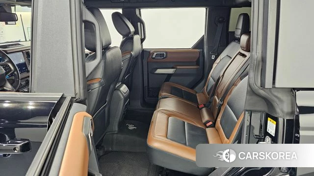 Ford Bronco 6th Generation 2022 Черный из Кореи, фото 3
