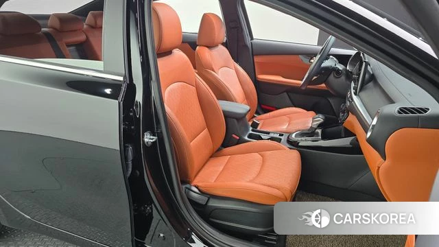 Kia The New K3 2nd generation 2024 Черный из Кореи, фото 3