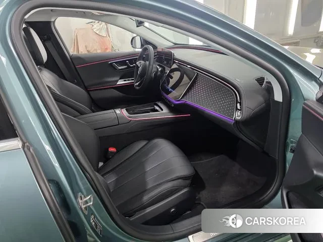 Mercedes-Benz E-Class W214 2025 Цвет галактики из Кореи, фото 3