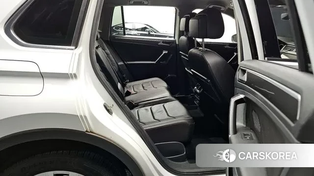 Volkswagen Tiguan second Generation 2018 Белый из Кореи, фото 3