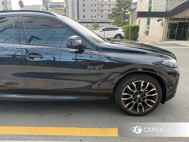 BMW X6 (G06) 2025 Черный из Кореи, фото 3