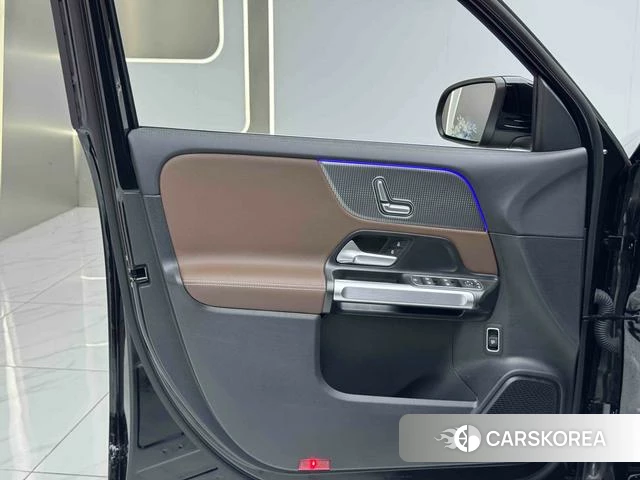 Mercedes-Benz GLB 2023 Черный из Китая, фото 3