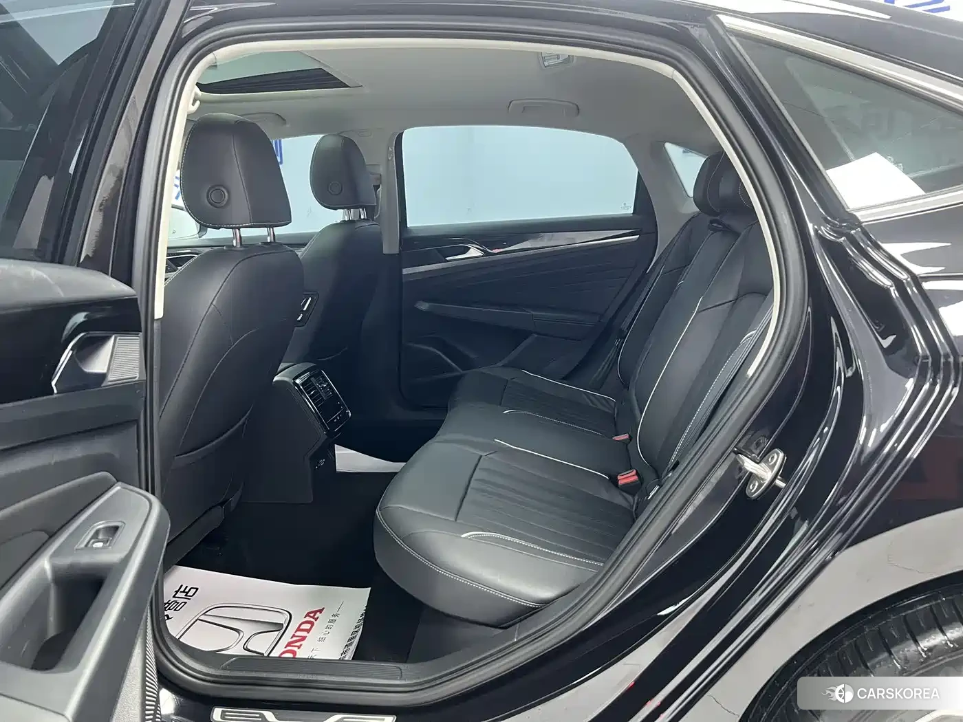 Volkswagen Passat 2021 Черный из Китая, фото 3