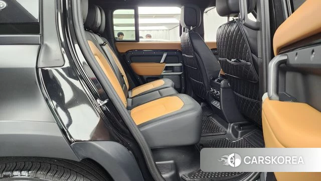 Land Rover Defender (L663) 2024 Черный из Кореи, фото 3