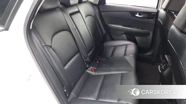 Kia The New K3 2nd generation 2021 Белый из Кореи, фото 3