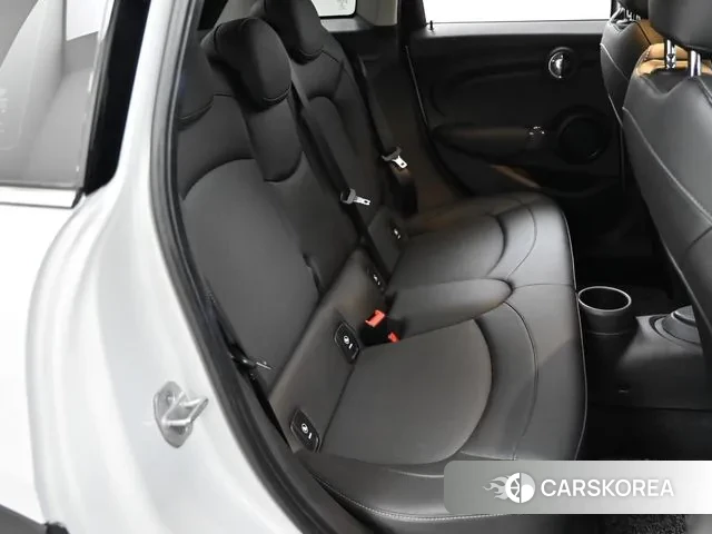 Mini Cooper 2020 Серебряный из Кореи, фото 3