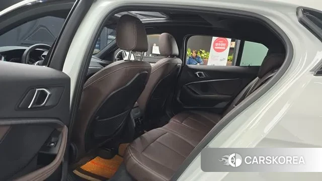 BMW 1 Series (F40) 2021 Белый из Кореи, фото 3