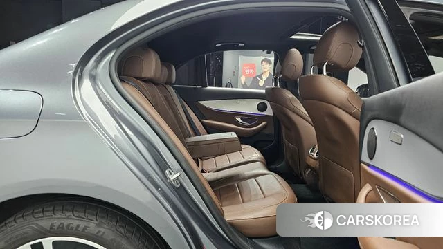 Mercedes-Benz E-Class W213 2021 Серый из Кореи, фото 3