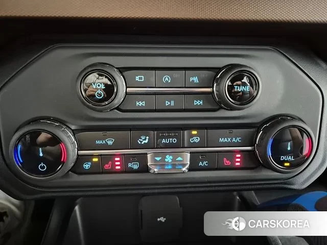 Ford Bronco 6th Generation 2022 Черный из Кореи, фото 3