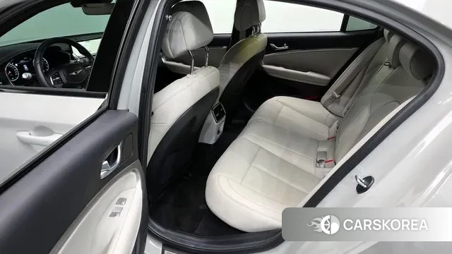 Genesis The New G70 Shooting Brake 2024 Серебристо-серый из Кореи, фото 3